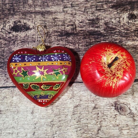 Red Heart Christmas Ornament Li Bien Reverse Hand Painted Pier 1 One 2017 w Box - Picture 3 of 9